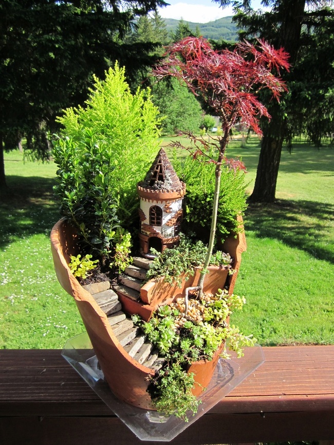 broken-pot-fairy-miniature -DIY-garden