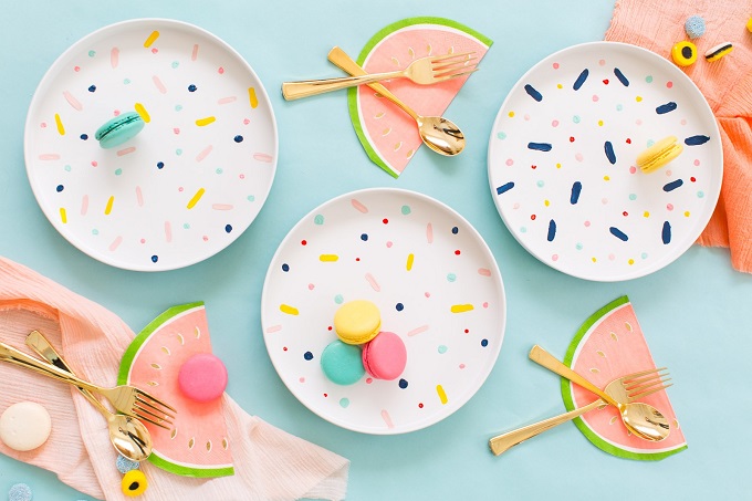 14 Creative DIY Ways To Decorate Your Plates