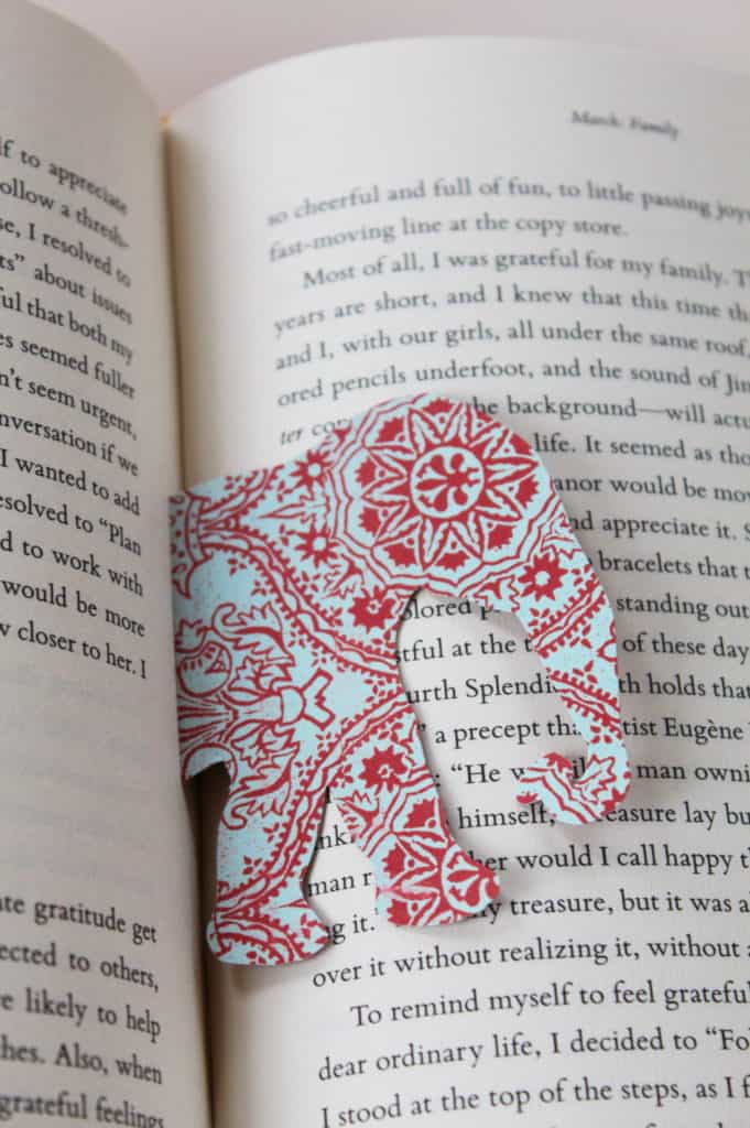 Fun And Easy DIY Bookmarks