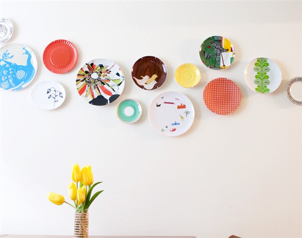 plate-hanging-on-the-wall-10