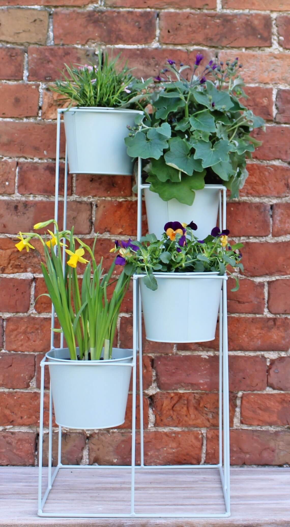 diy-outdoor-plant-stand-ideas-designs