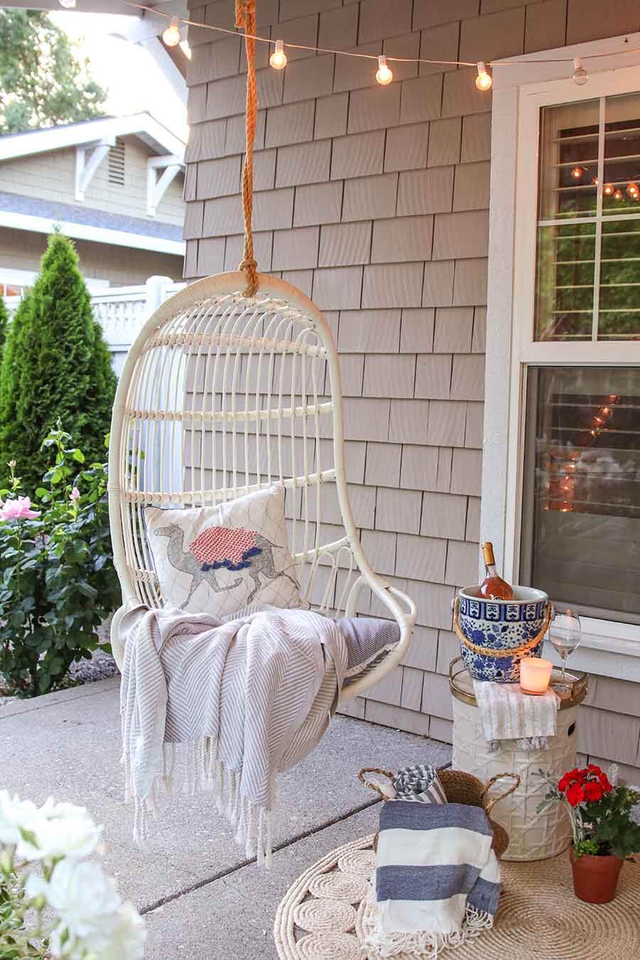 6 Best Porch Wall Decor Ideas