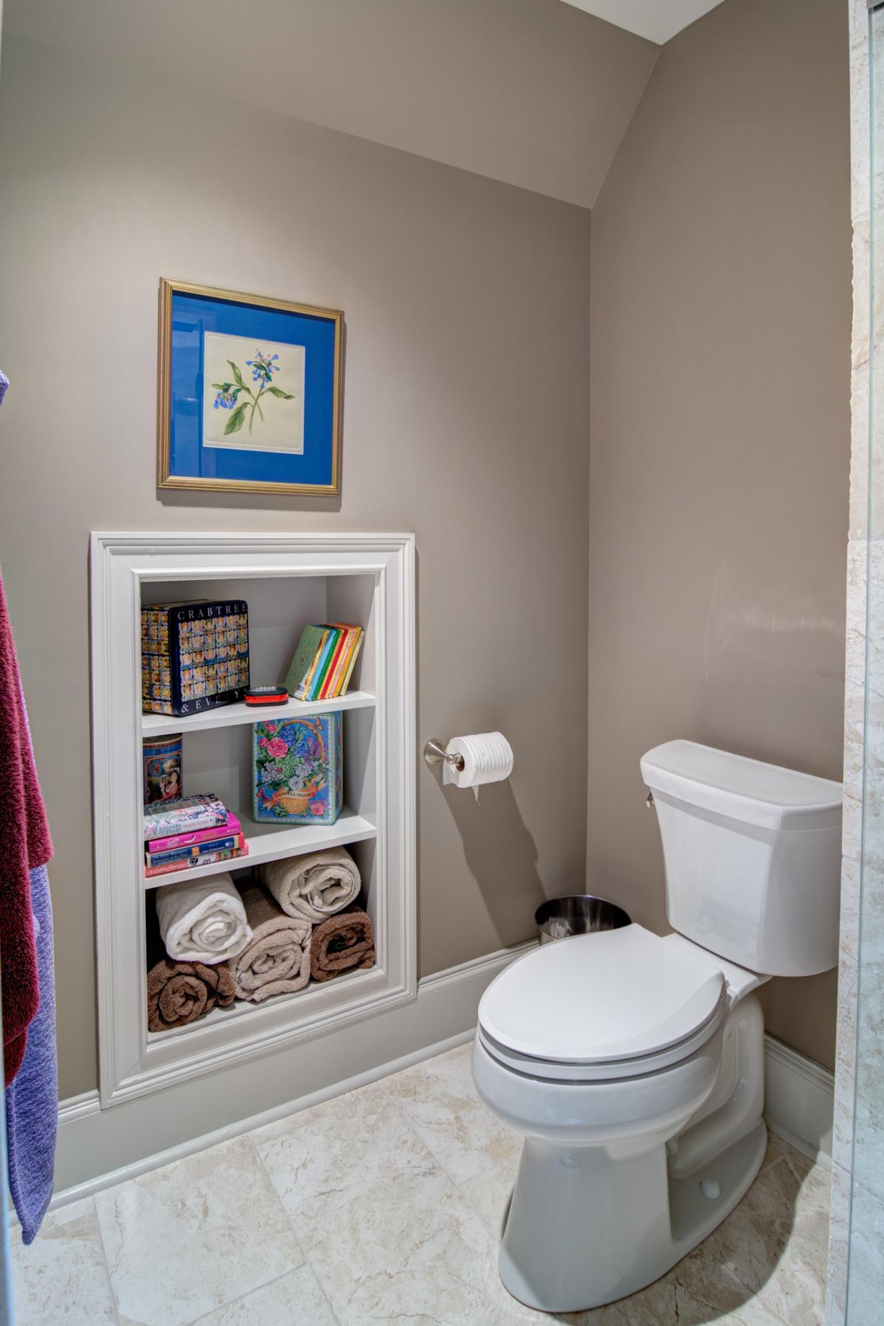 Small bathrooms with clever storage spaces