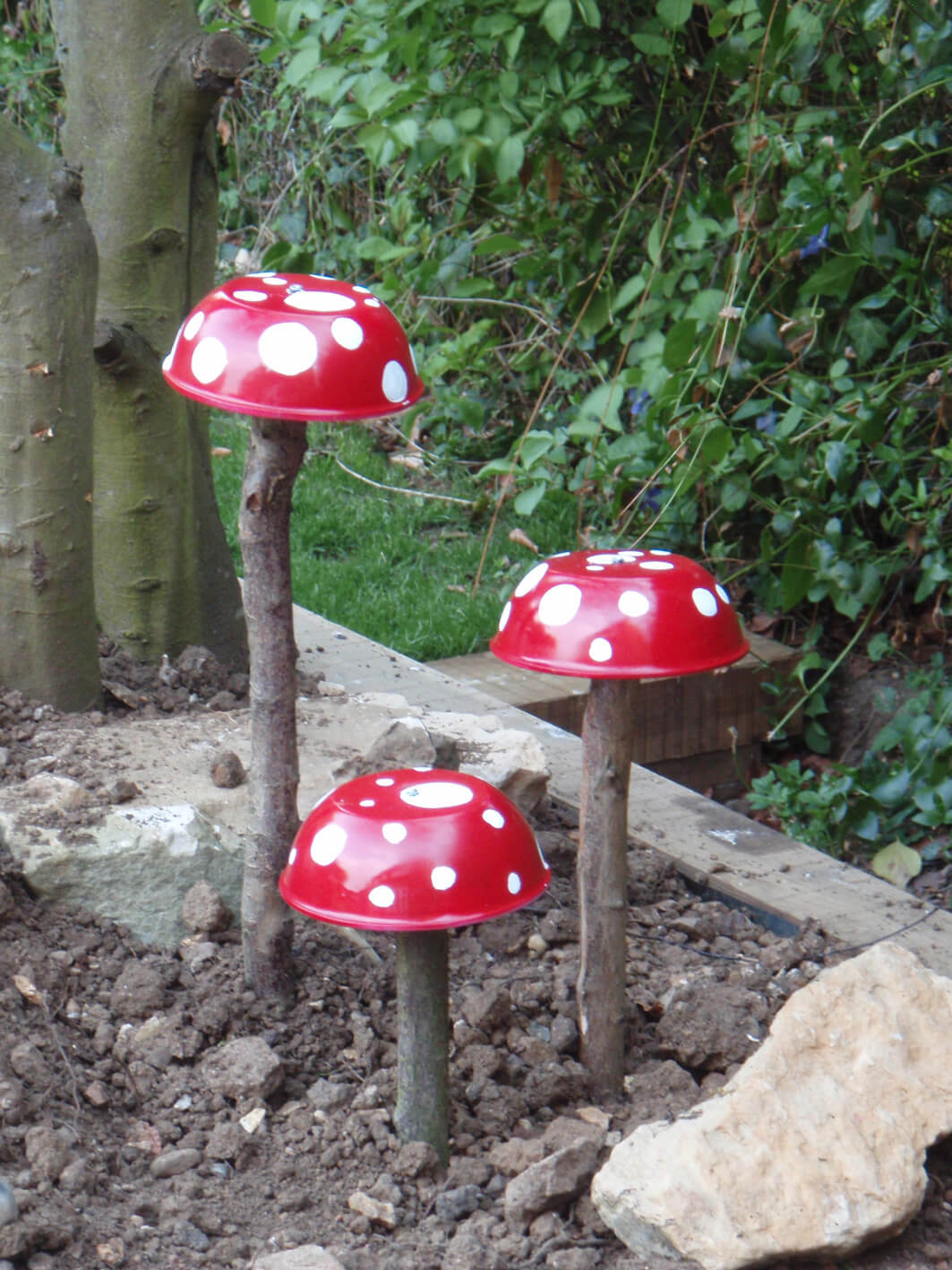 DIY Outdoor Mushroom Ideas for a Magical Garden