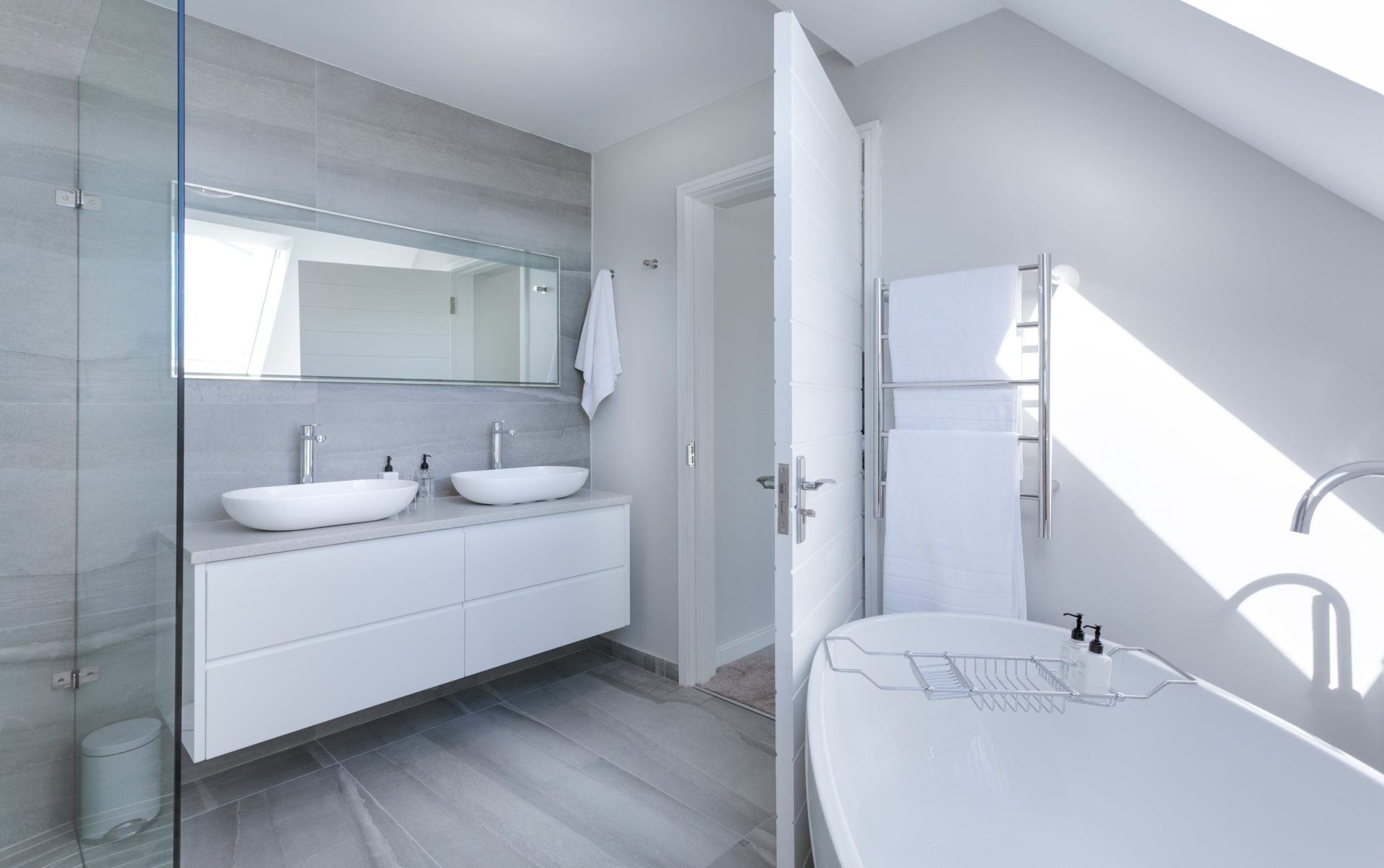 9 Tips For a More Aesthetically Pleasing Bathroom Design